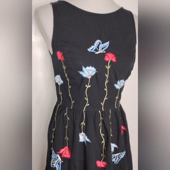 ESHAKTI EMBROIDERED SUMMER FROCK - Picture 5 of 6